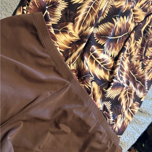 Flattering adorable Brown Leaf Print Swimwear Strapless Tankini Shorts Set - Picture 4 of 7